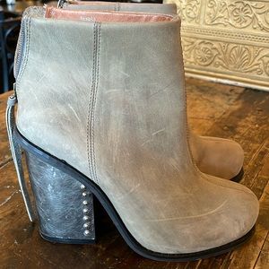 Jeffrey Campbell grey boots
